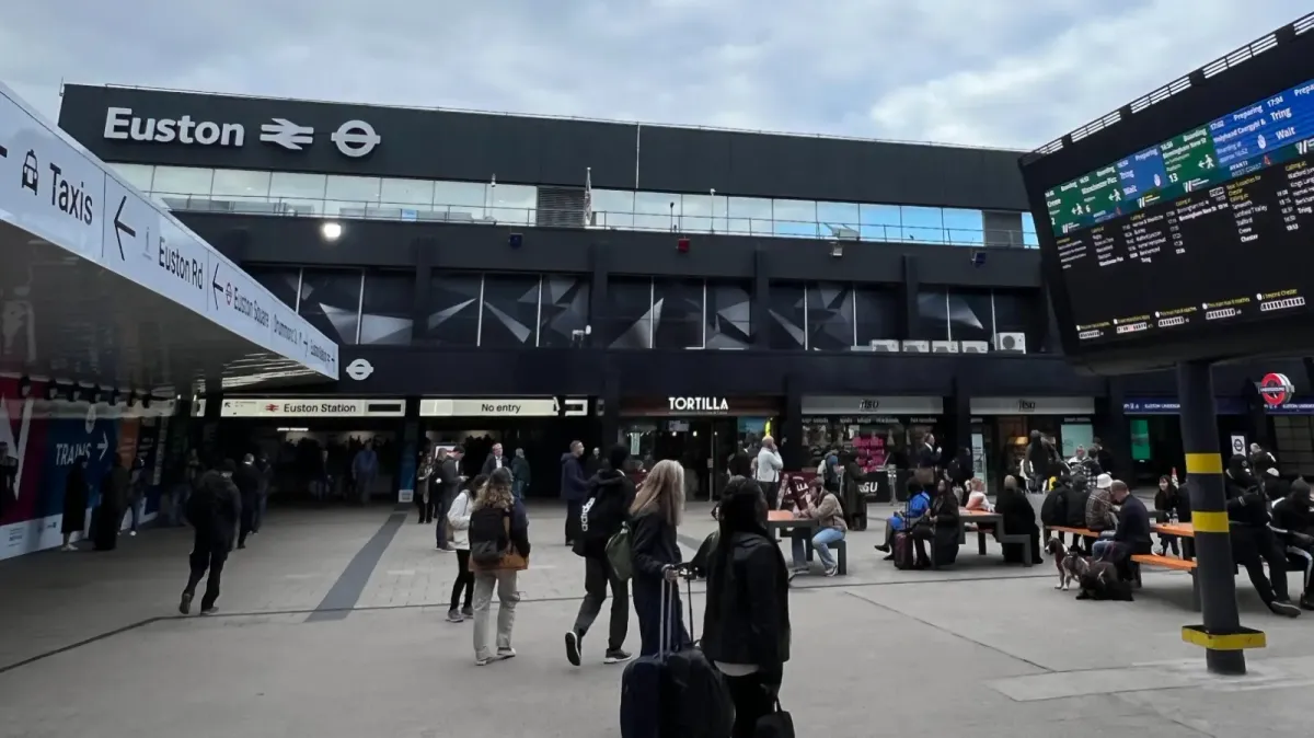 Early boarding introduced at London Euston